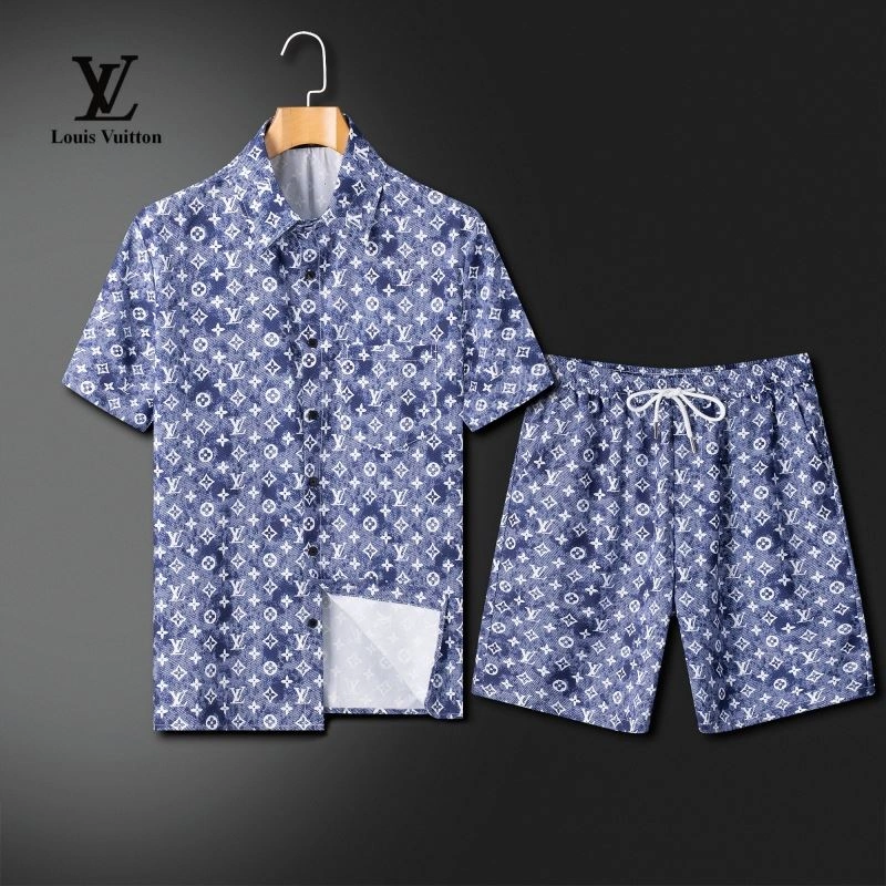 SmoothTexture Louis Vuitton Short Suits 139138