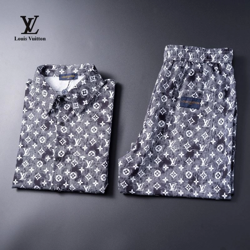 SmoothTexture Louis Vuitton Short Suits 139138