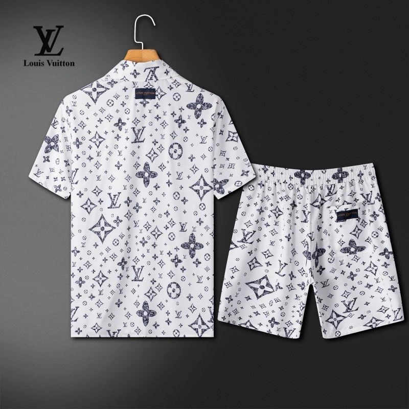 EyeCatching Louis Vuitton Short Suits 139135