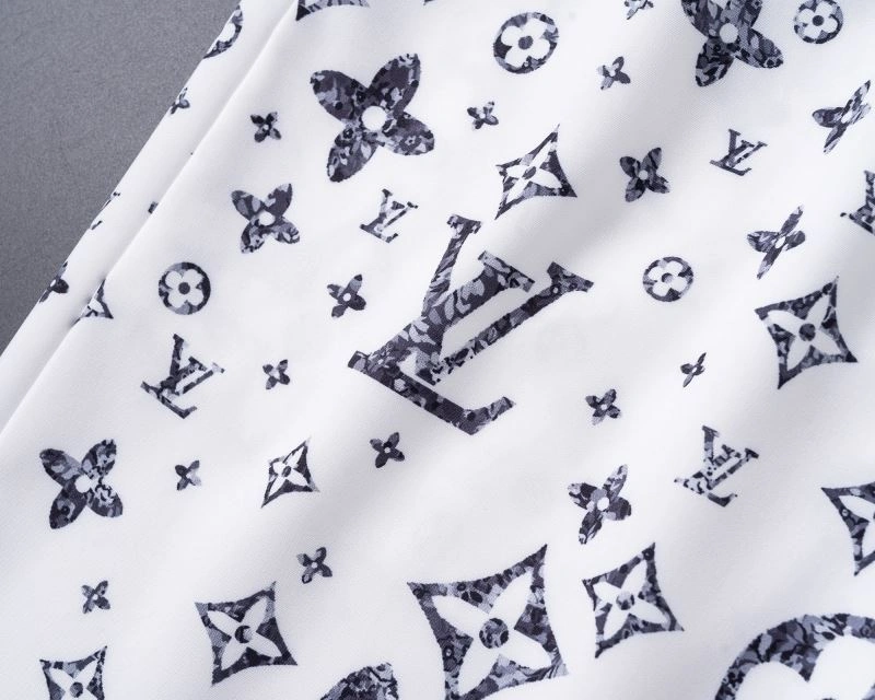 EyeCatching Louis Vuitton Short Suits 139135