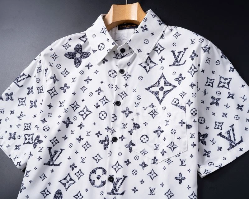 EyeCatching Louis Vuitton Short Suits 139135