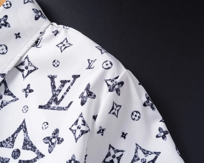 EyeCatching Louis Vuitton Short Suits 139135