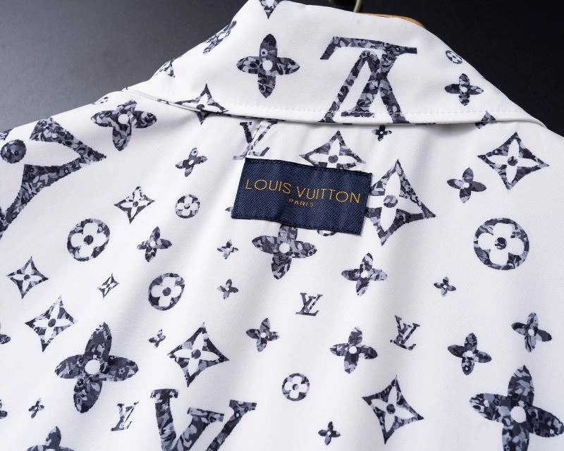 EyeCatching Louis Vuitton Short Suits 139135
