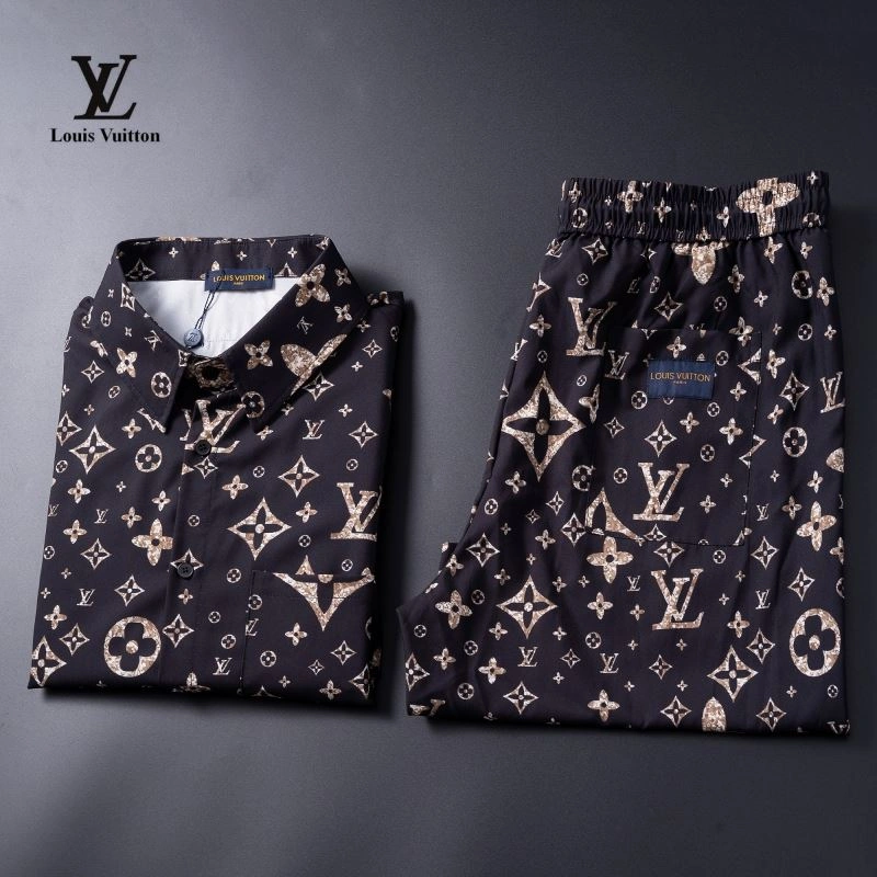 EyeCatching Louis Vuitton Short Suits 139135