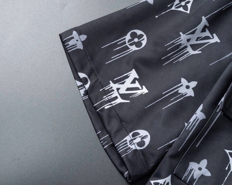 Louis Vuitton Short Suits Premium 131976