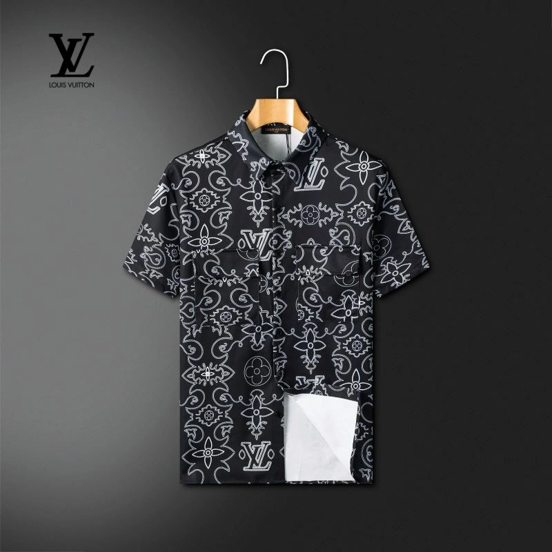Louis Vuitton Short Suits Snug 131974
