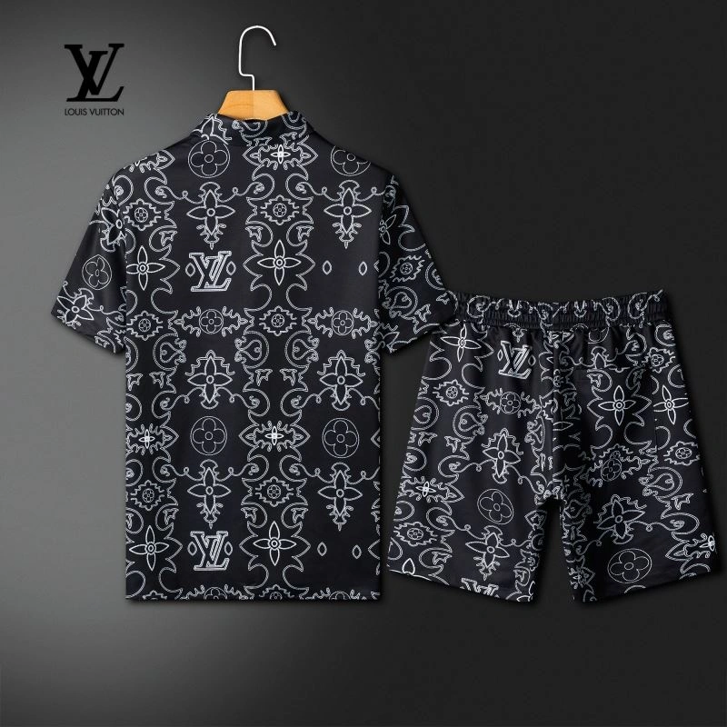 Louis Vuitton Short Suits Snug 131974