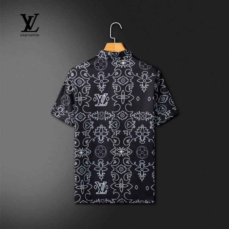 Louis Vuitton Short Suits Snug 131974