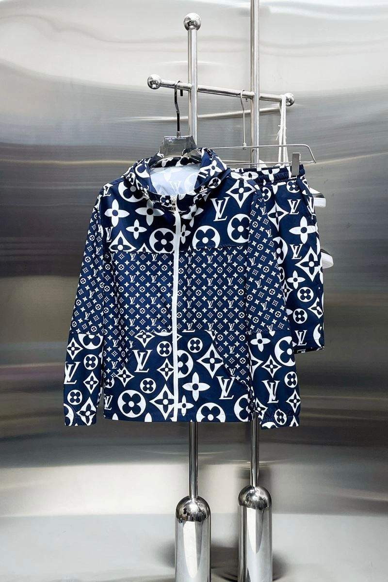 Louis Vuitton Short Suits Modern 137341