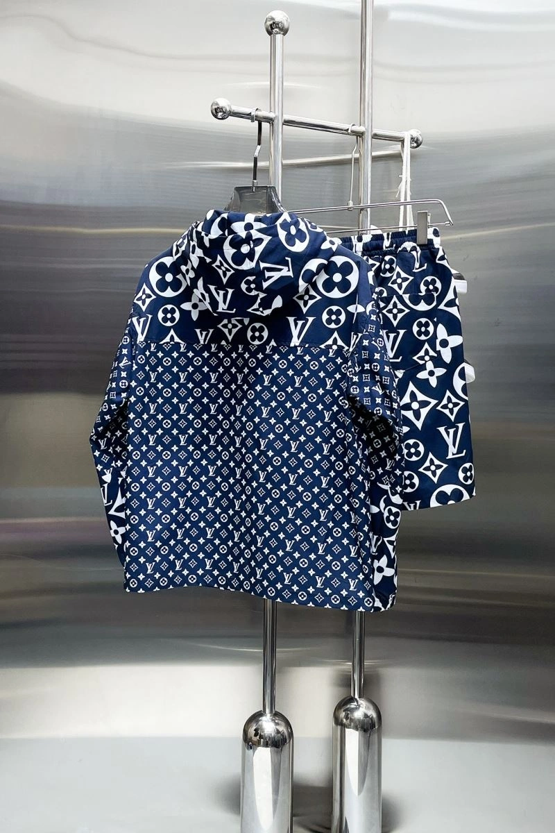 Louis Vuitton Short Suits Modern 137341