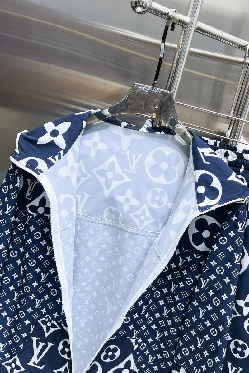 Louis Vuitton Short Suits Modern 137341
