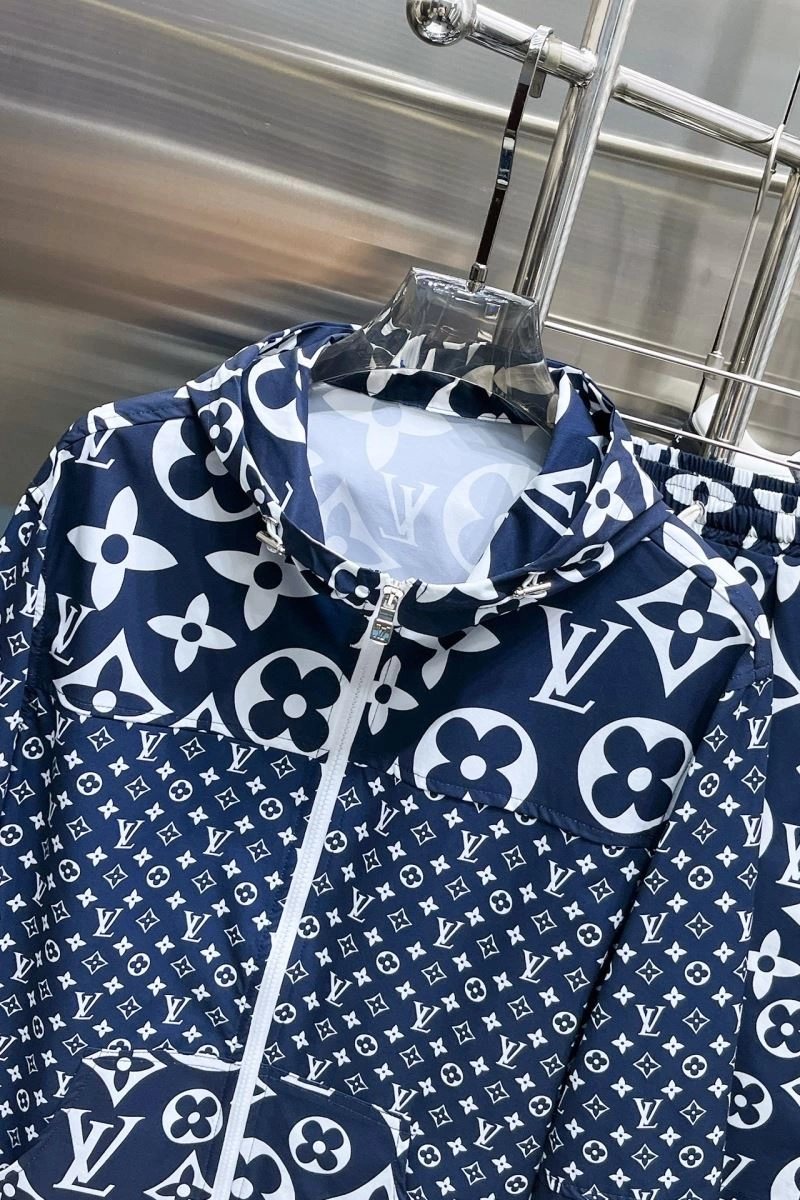 Louis Vuitton Short Suits Modern 137341