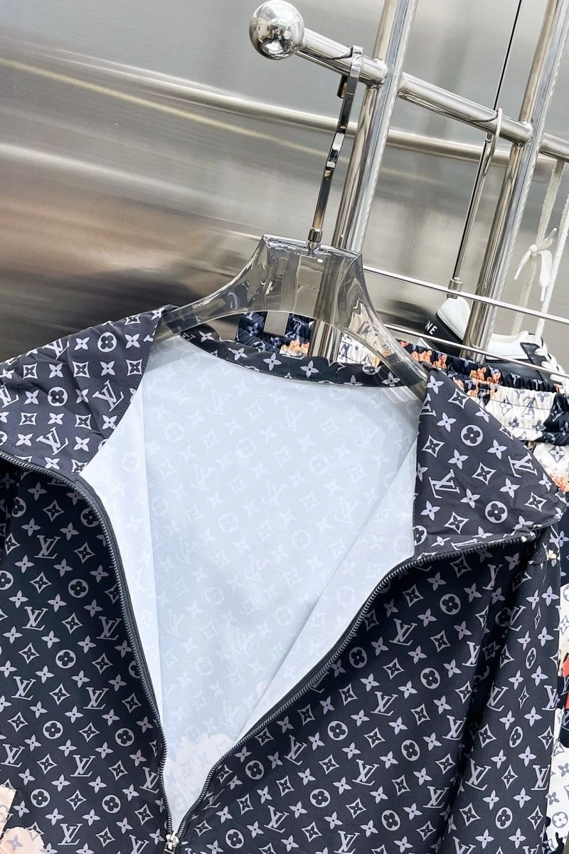 HighPerformance Louis Vuitton Short Suits 137322