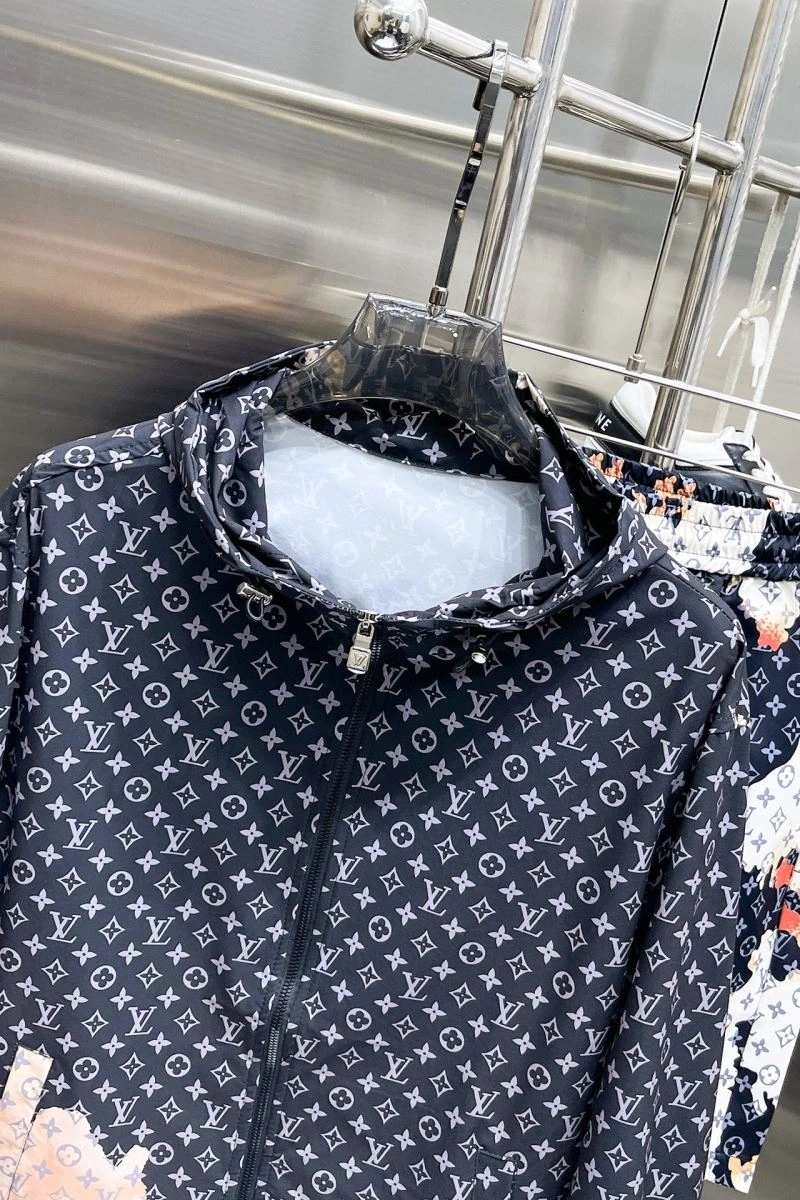 HighPerformance Louis Vuitton Short Suits 137322