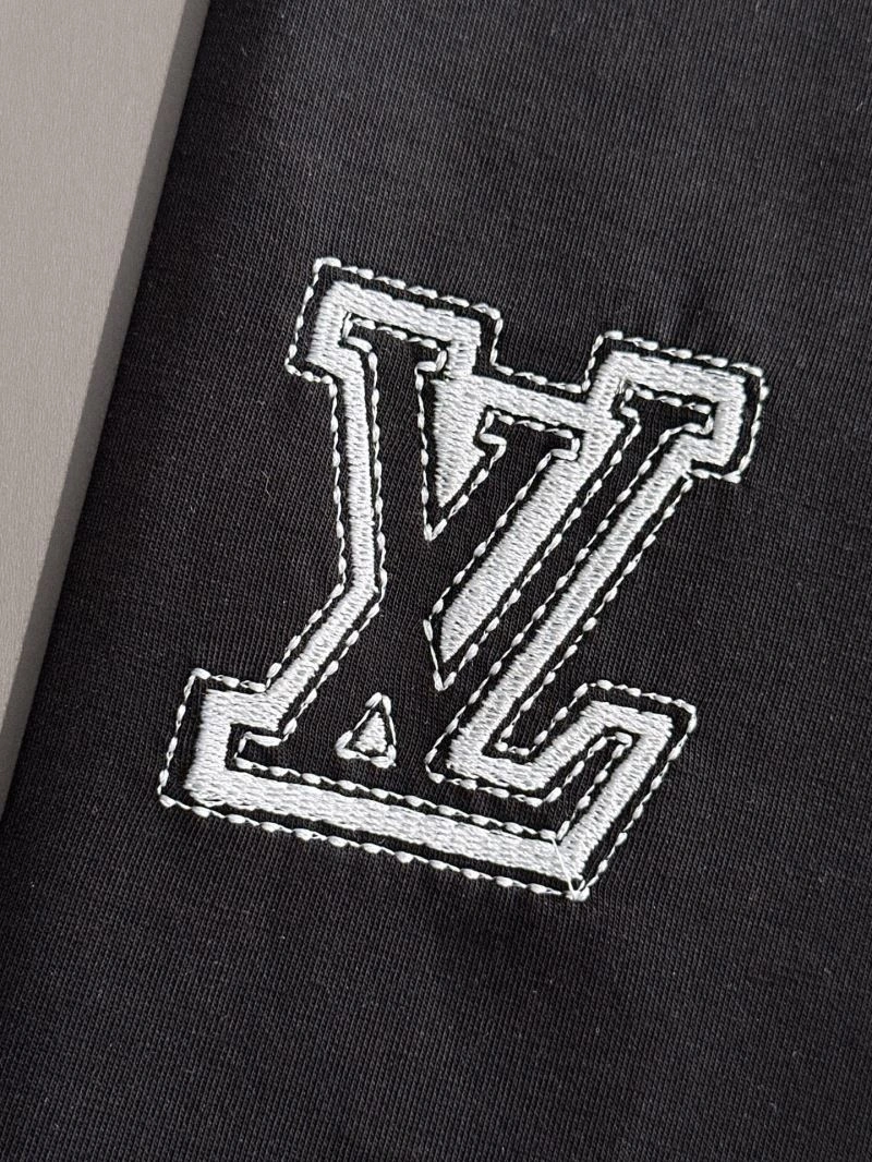 Affordable Louis Vuitton Short Suits 136350