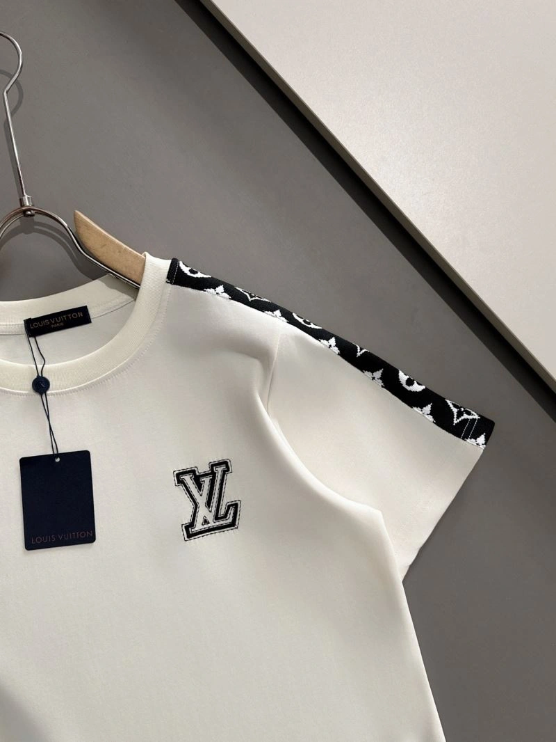 Unisex Louis Vuitton Short Suits 136353