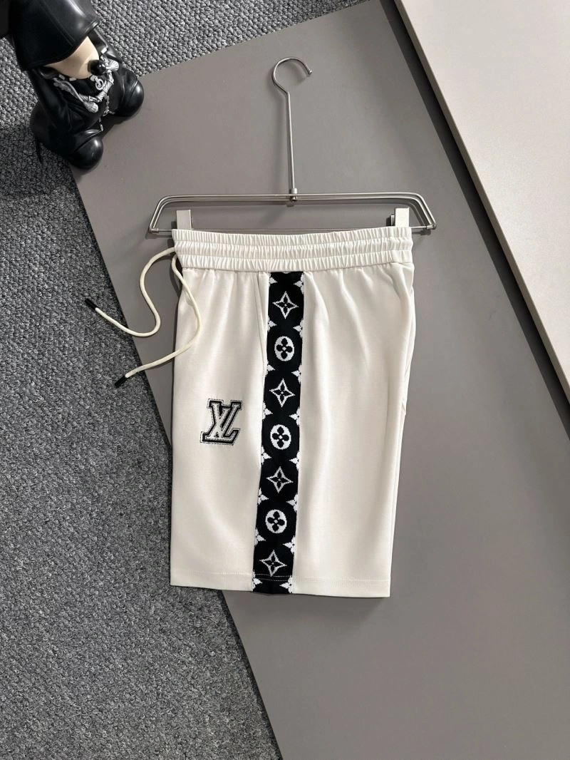 Unisex Louis Vuitton Short Suits 136353