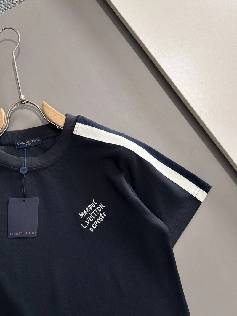 ModernLook Louis Vuitton Short Suits 136360