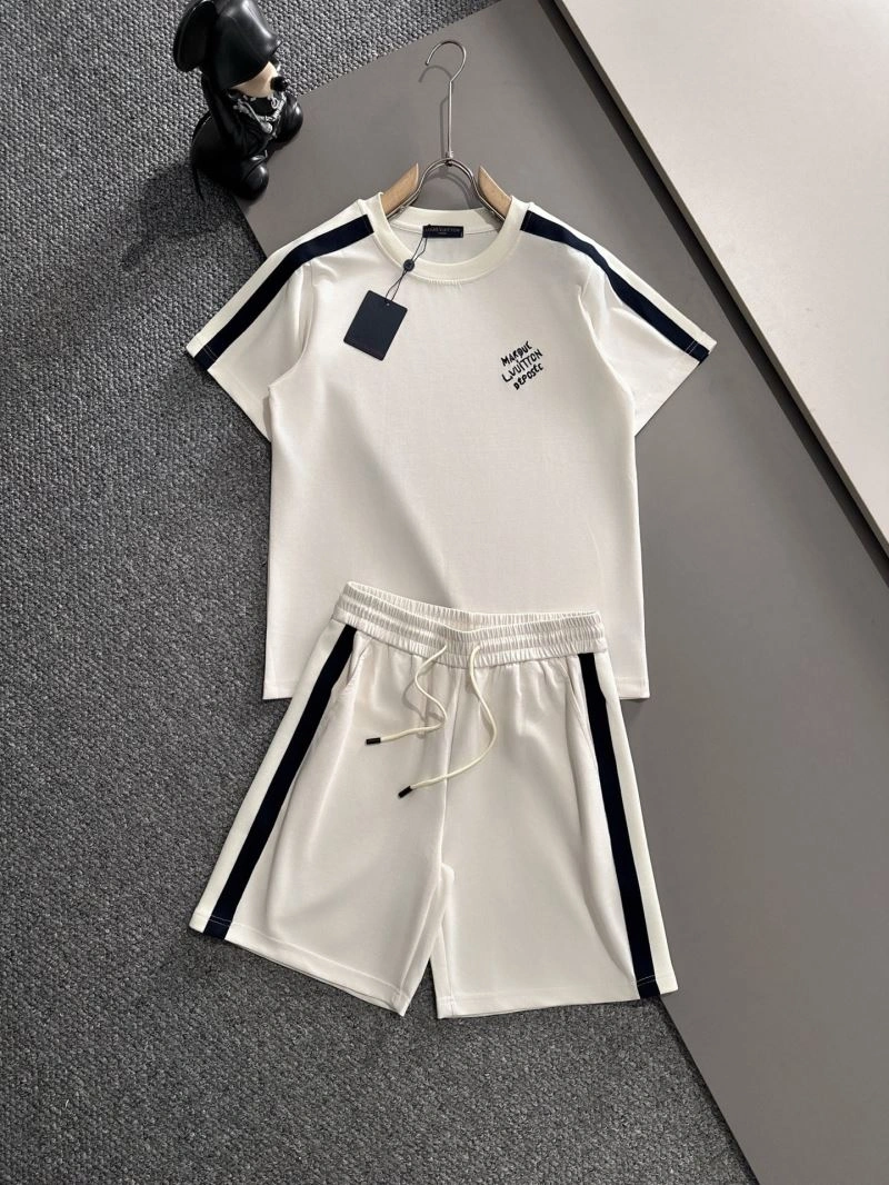Louis Vuitton Short Suits Trendsetting 136352