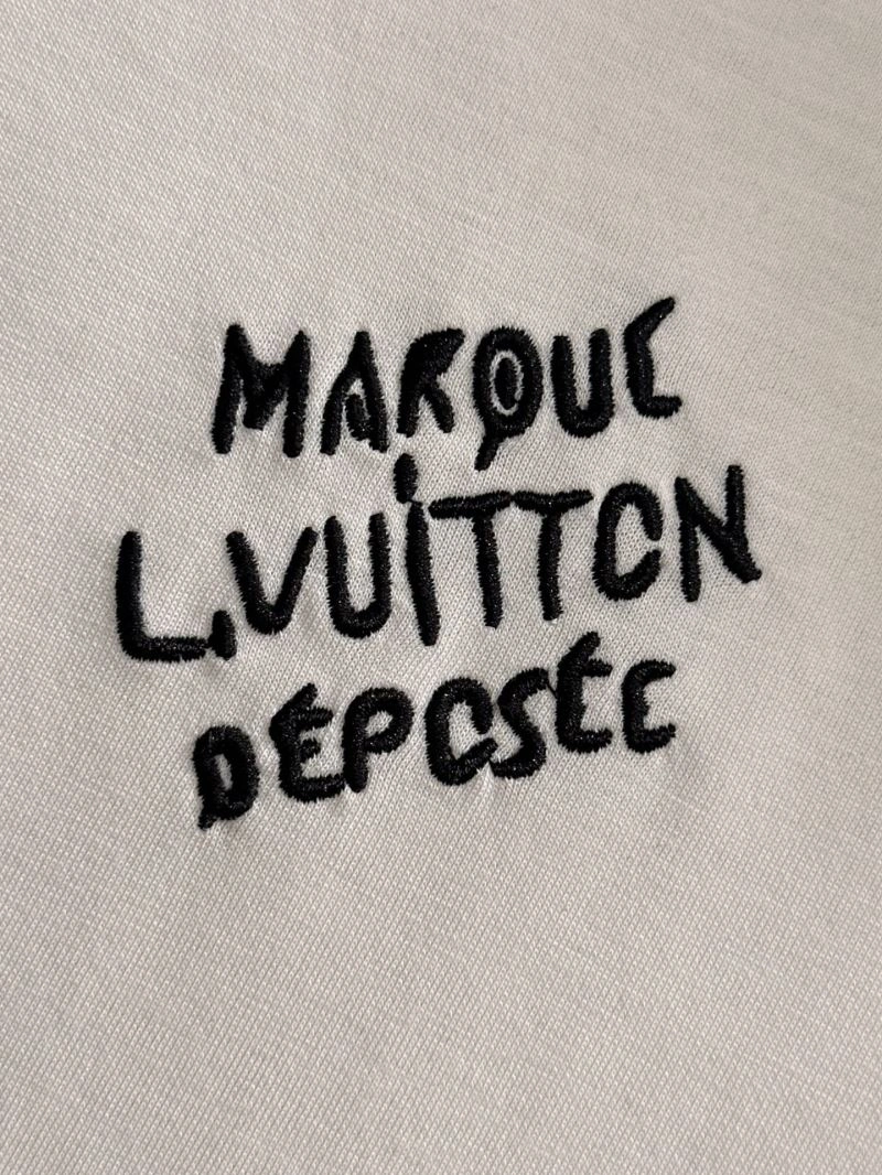 Louis Vuitton Short Suits Trendsetting 136352