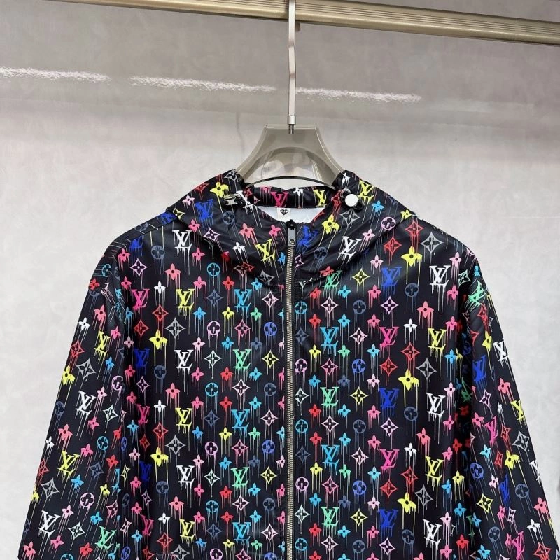 SmoothTexture Louis Vuitton Short Suits 136361