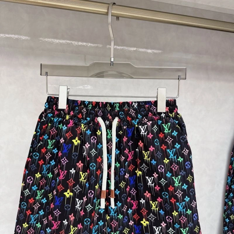 SmoothTexture Louis Vuitton Short Suits 136361