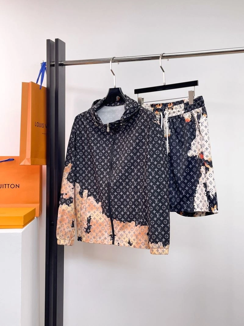Stretchable Louis Vuitton Short Suits 136341