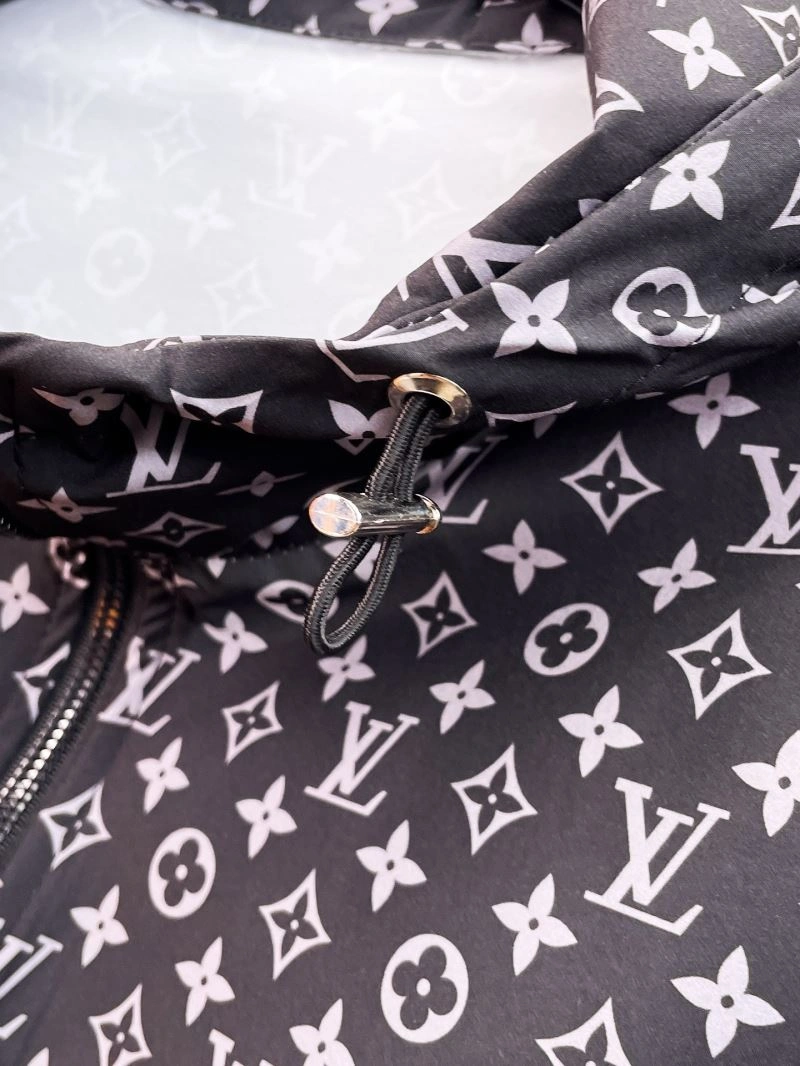 Stretchable Louis Vuitton Short Suits 136341
