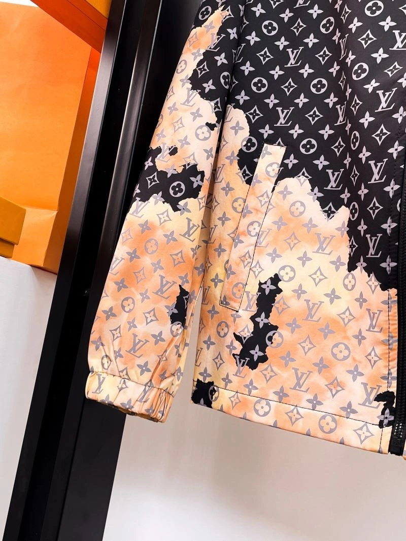 Stretchable Louis Vuitton Short Suits 136341