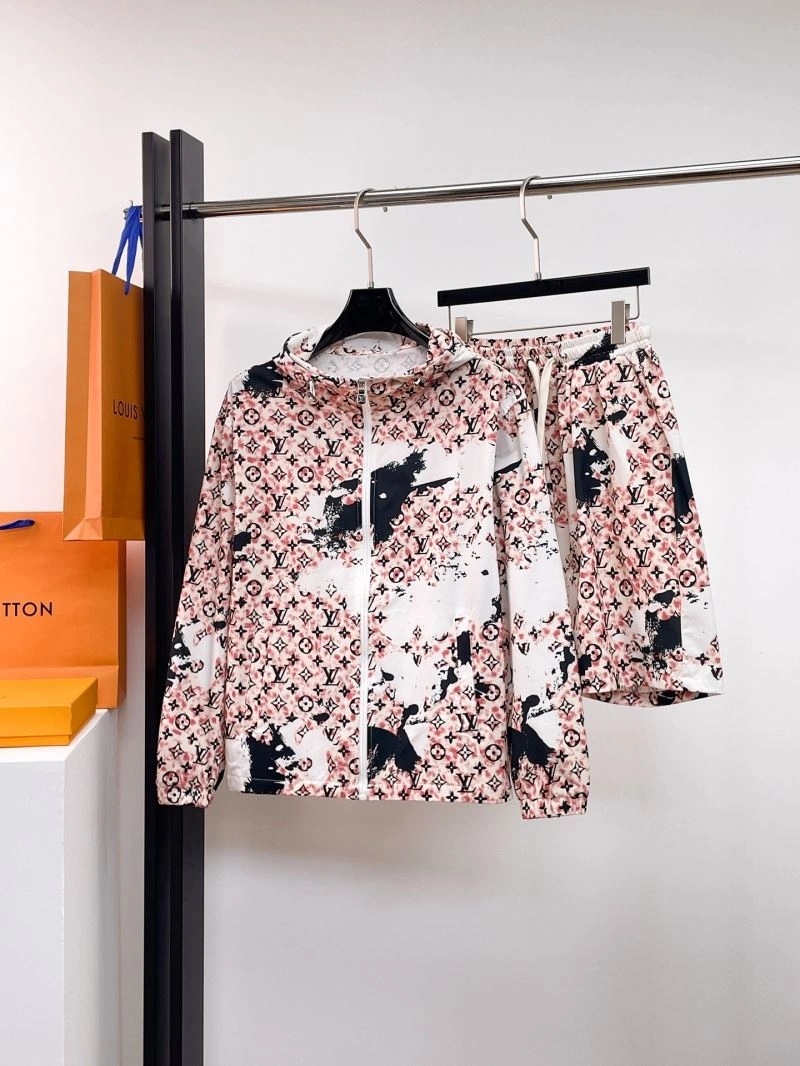 UrbanChic Louis Vuitton Short Suits 136337