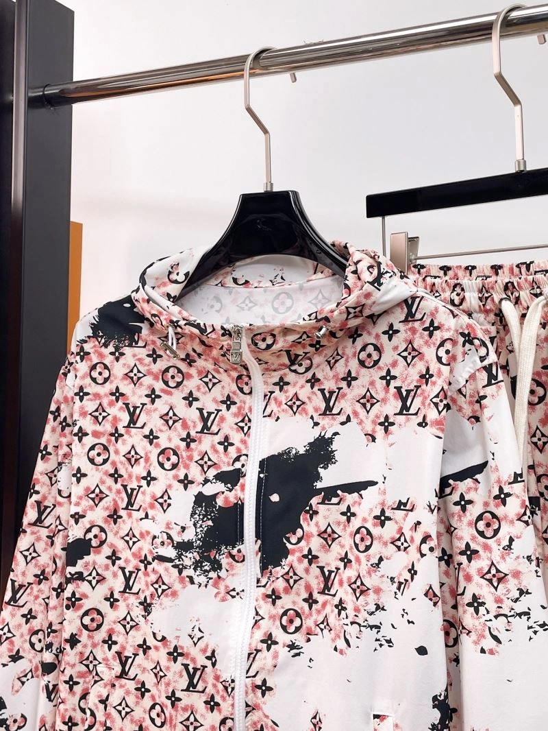 UrbanChic Louis Vuitton Short Suits 136337