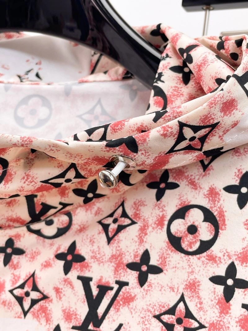 UrbanChic Louis Vuitton Short Suits 136337