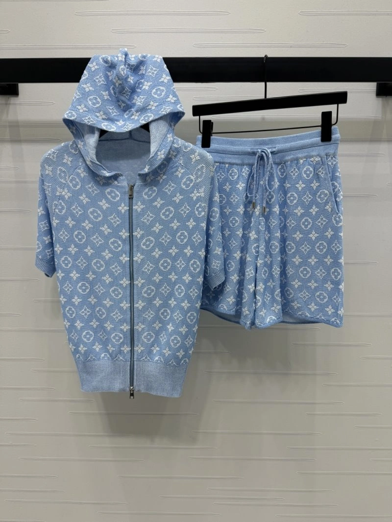 ComfortFit Louis Vuitton Short Suits 131030