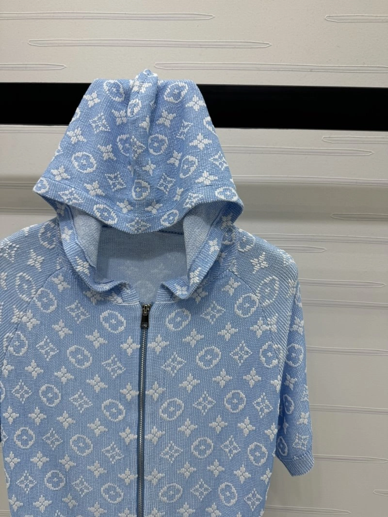 ComfortFit Louis Vuitton Short Suits 131030