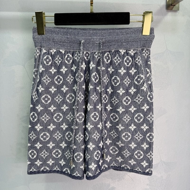 HighQuality Louis Vuitton Short Suits 131026