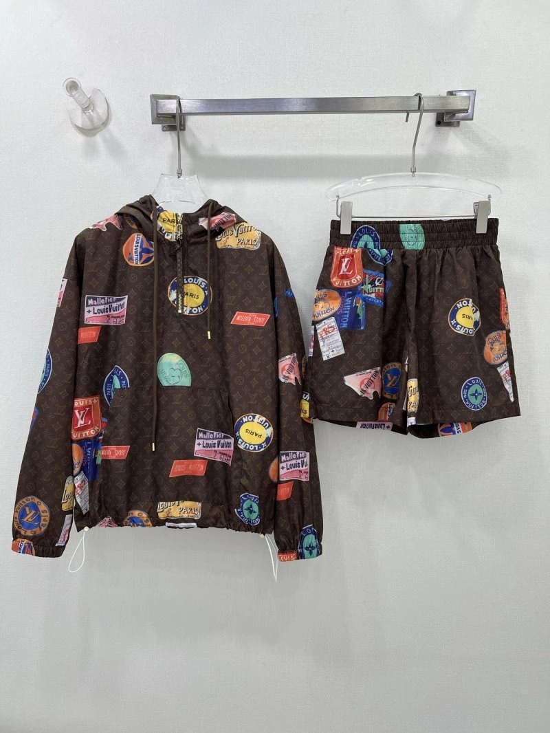 QuickDry Louis Vuitton Short Suits 131690