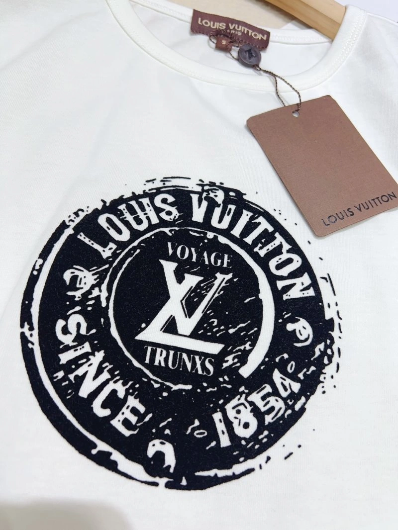 Louis Vuitton Short Suits StreetReady 131701
