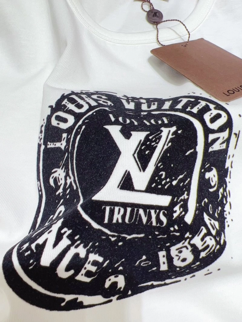 Louis Vuitton Short Suits StreetReady 131701