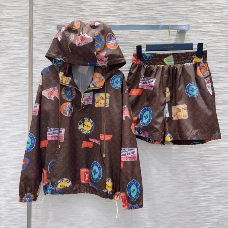 Louis Vuitton Short Suits Trendy 131704