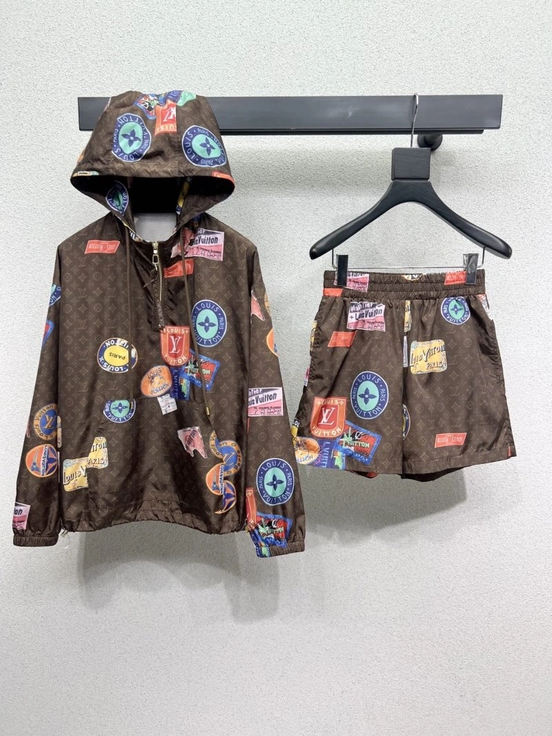 Louis Vuitton Short Suits Lightweight 131712