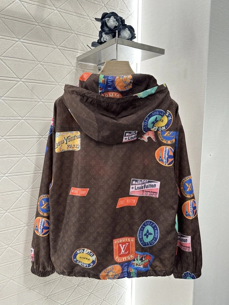 Louis Vuitton Short Suits Unisex 131684