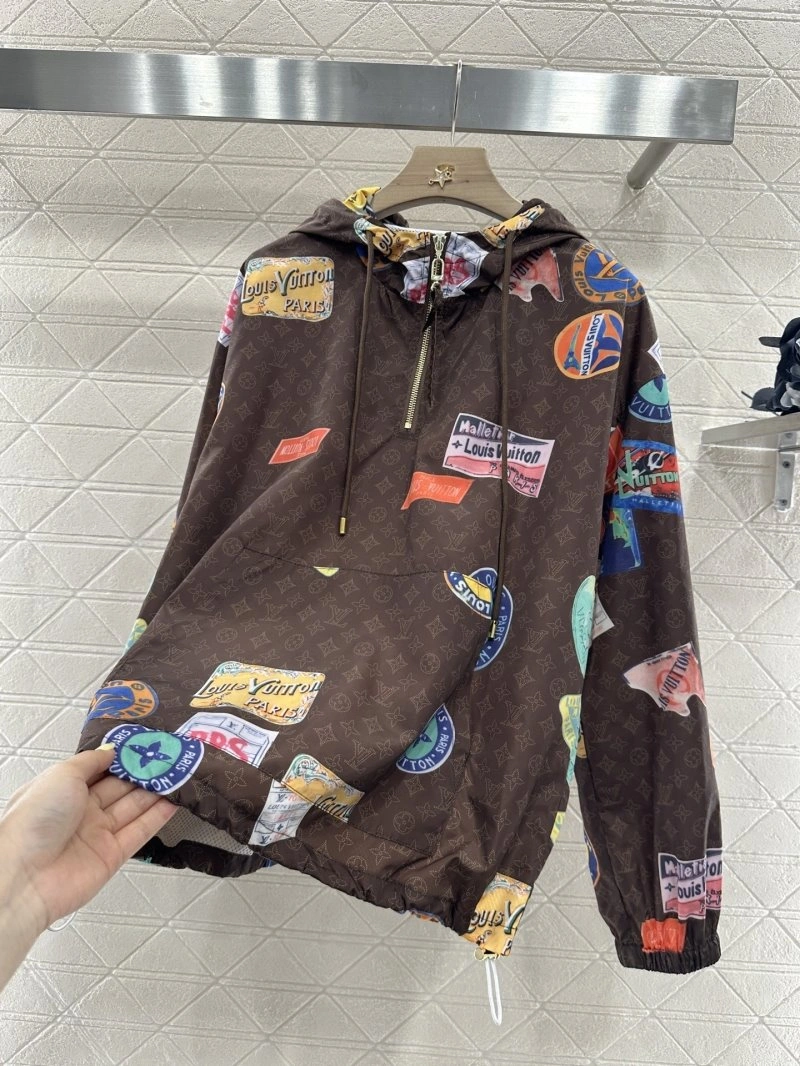 Louis Vuitton Short Suits Unisex 131684