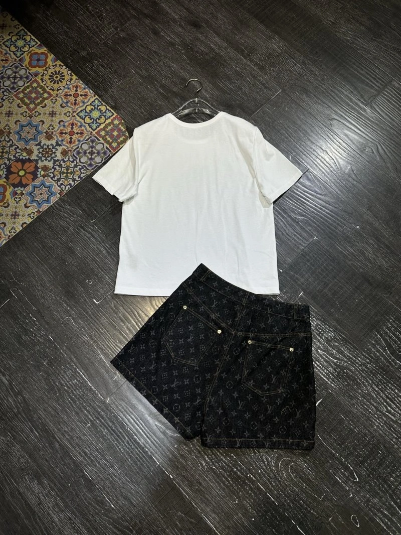Louis Vuitton Short Suits Contemporary 131682