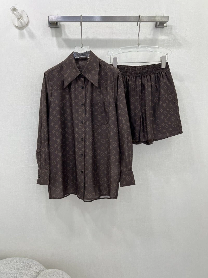 Unisex Louis Vuitton Short Suits 131663