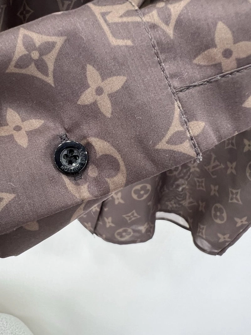Unisex Louis Vuitton Short Suits 131663