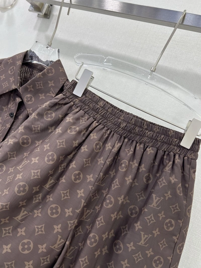 Unisex Louis Vuitton Short Suits 131663