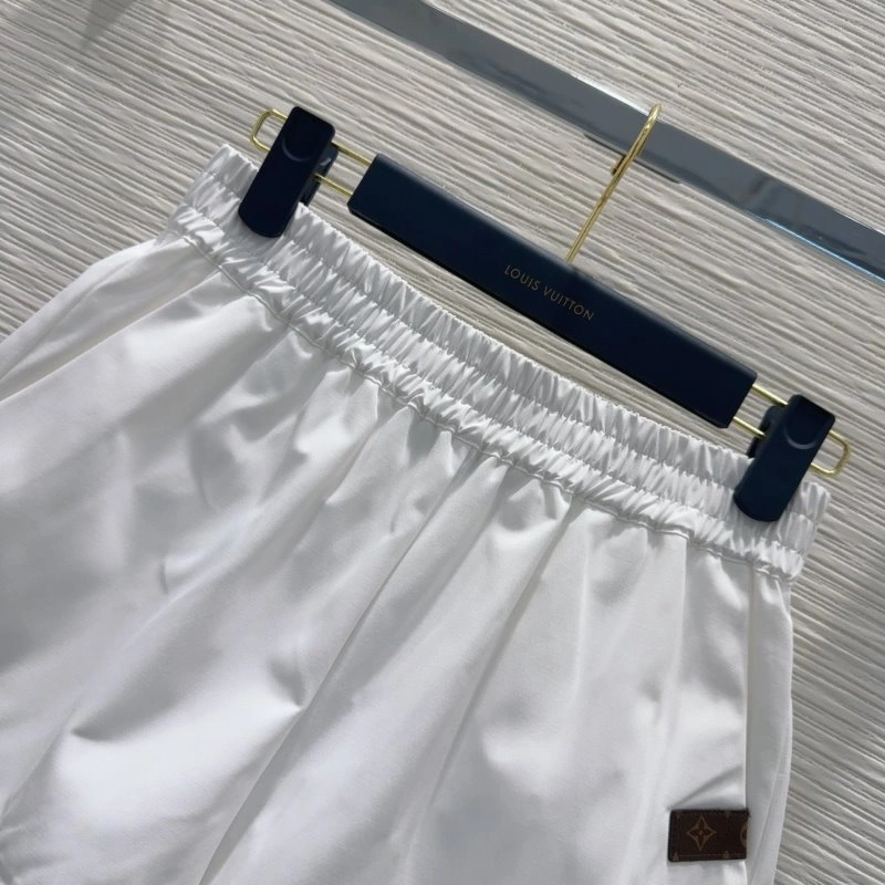 Durable Louis Vuitton Short Suits 131679