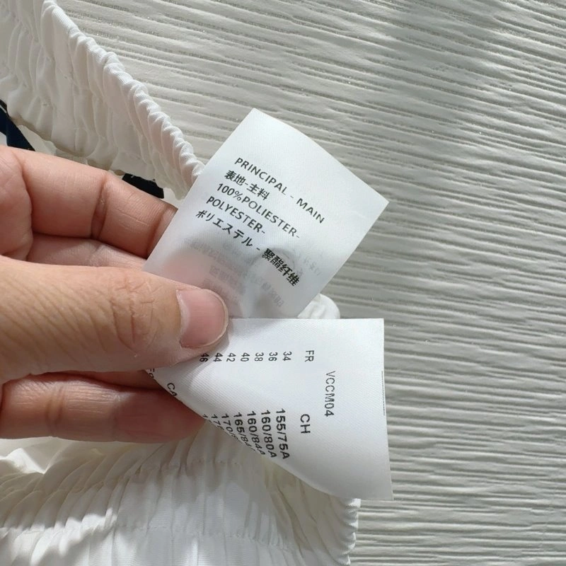 Durable Louis Vuitton Short Suits 131679
