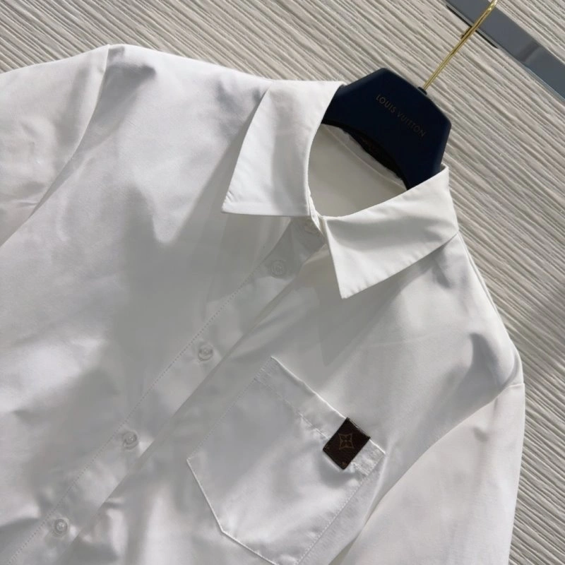 Durable Louis Vuitton Short Suits 131679