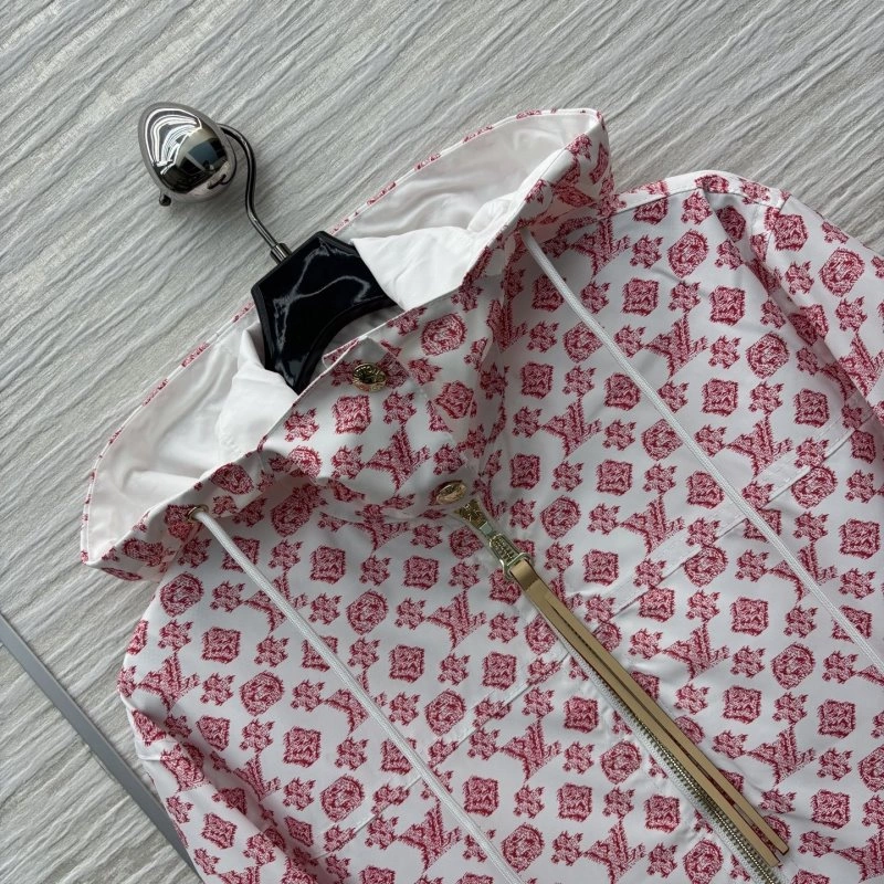 Flexible Louis Vuitton Short Suits 131667
